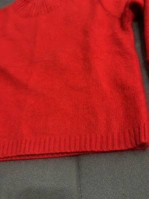 Wool sweater like new, red