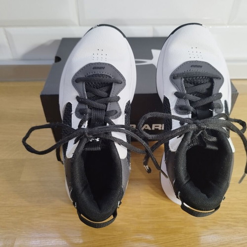 Under Armour basketball shoes kids size 32, black and white