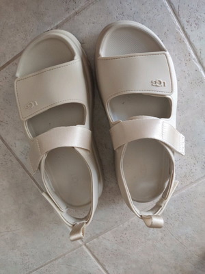 Πέδιλα Ugg καινούργια, μέγεθος 38, μπεζ