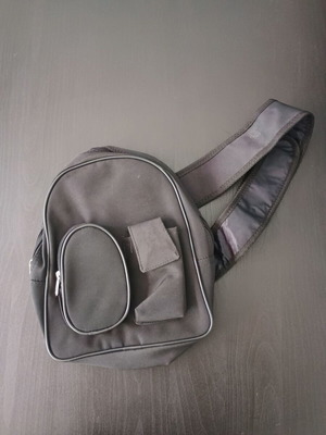 Black crossbody banana bag like new with strap