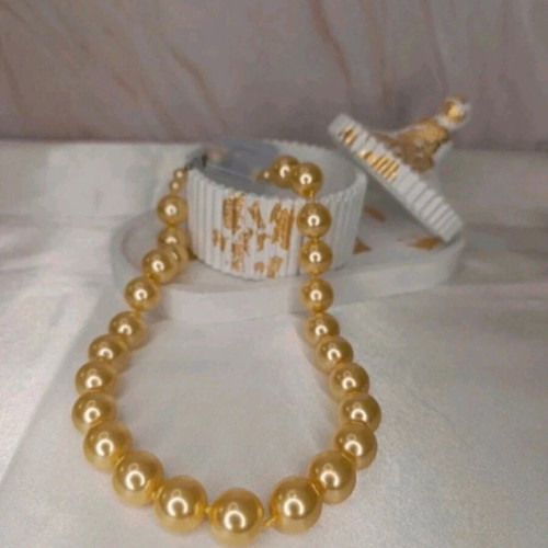 Yellow pearl necklace new, 47 cm