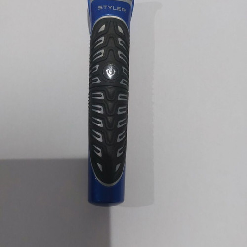 Gillette Styler Trimmer used with one plastic attachment