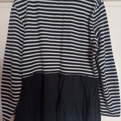 Zara black and white striped long-sleeve top Large like new with ruffles