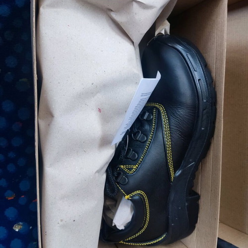 Men's work shoes new, black, size 41
