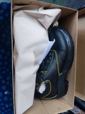 Men's work shoes new, black, size 41
