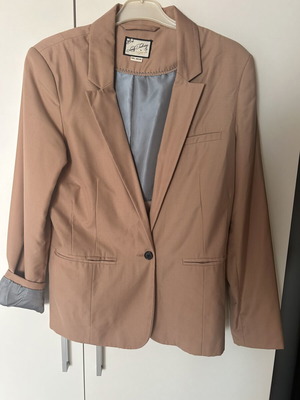 Blazer used, pink nude color by Pull & Bear with blue-gray lining, size L