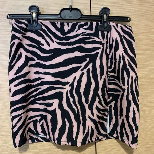 Zebra skirt new with hidden zipper, size small/medium
