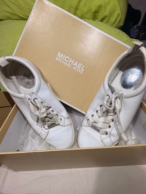 Michael Kors δερμάτινα λευκά sneakers σαν καινούργια, μέγεθος 39