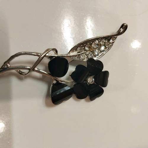 Fo Bijou pin used, black and silver