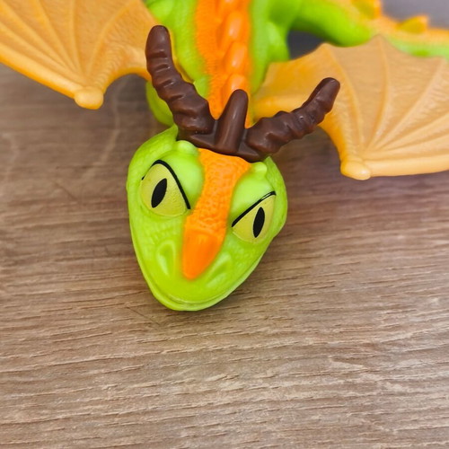 How to Train Your Dragon lot of 2 dragons McDonald's Burger King