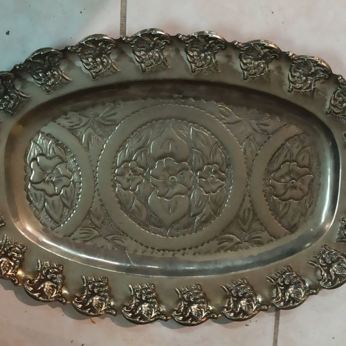 Copper tray used with beautiful patterns