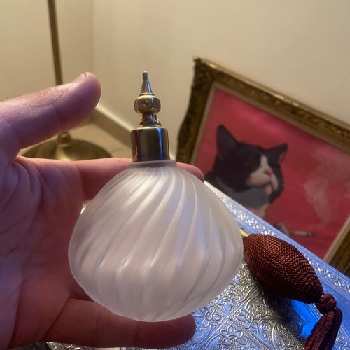 Vintage perfume bottle like new