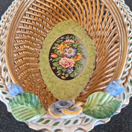 Ceramic decorative Kerafina plate like new, 24 cm