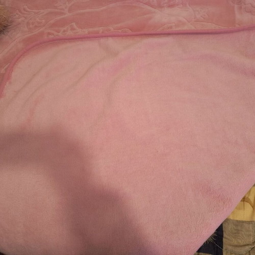 Pink quilt like new