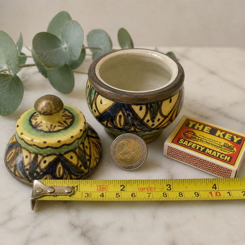 Moroccan ceramic jar vintage like new with lid and brass fittings 1950-1960