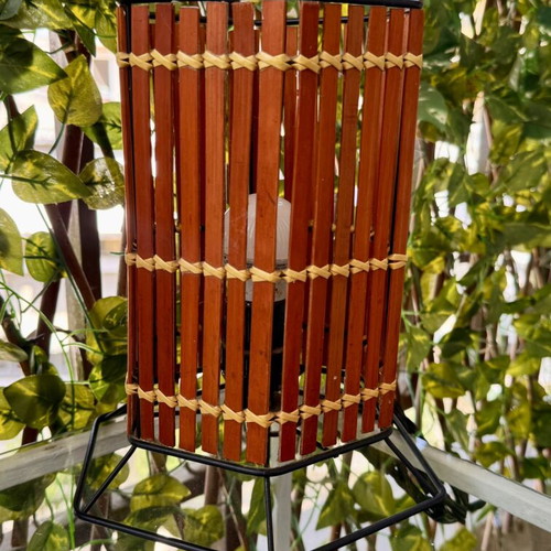 Handmade table lamp like new, height 23 cm, width 15 cm