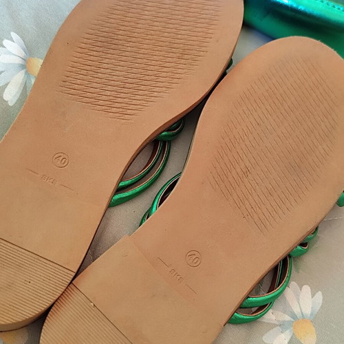 M&M Sandals Size 40 New Metallic Green With Gianni Bernini Bag