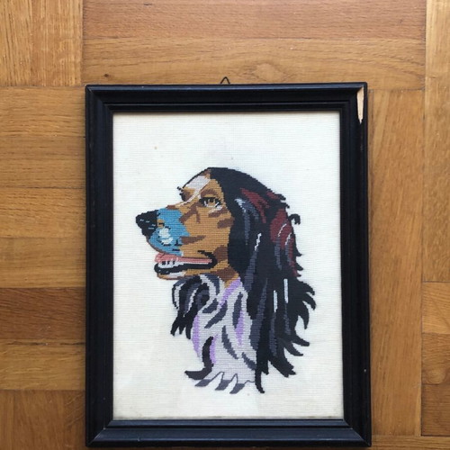 Embroidered wall art used with dog motif, frame 25x32 cm