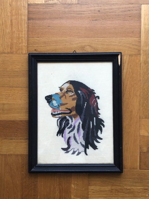 Embroidered wall art used with dog motif, frame 25x32 cm