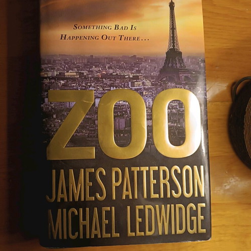 Zoo book like new, foreign fiction