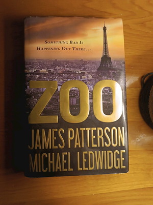 Zoo book like new, foreign fiction