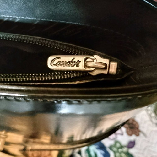 Vintage leather shoulder bag Condor used, black patent leather