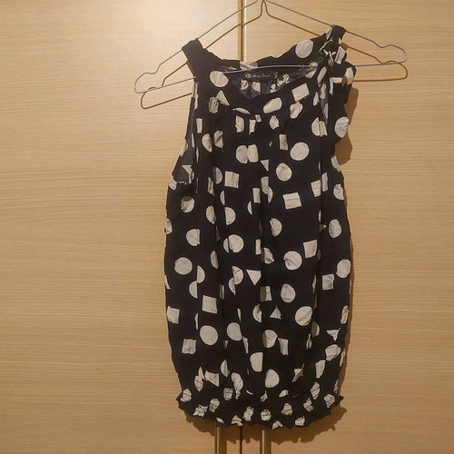 Vintage top black with white geometric shapes used, S/M
