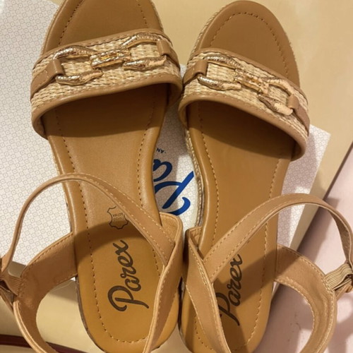 Parex beige platform sandals size 40 like new with gold buckle