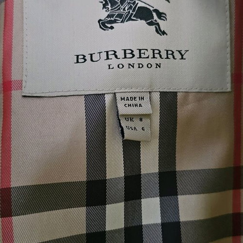Burberry coat like new, lemon color, size S
