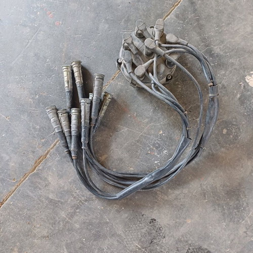 Mercedes 126 distributor cap with spark plug wires used