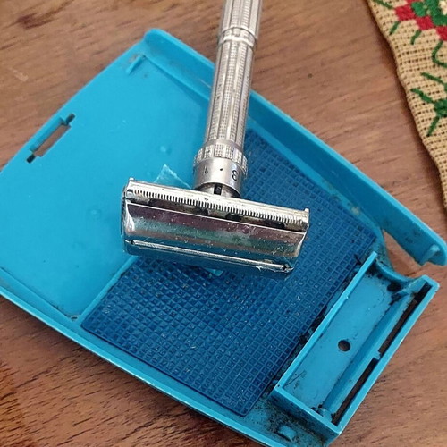 Gillette Slim Adjustable vintage safety razor used with original case