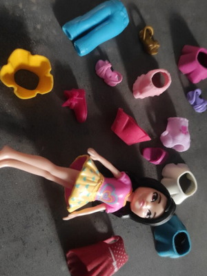 Polly Pocket figure like new with accessories