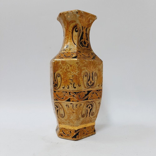 Chinese vintage revival vase used, hexagonal shape, gold ornaments, 26 cm
