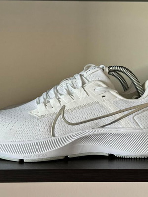 Nike Air Zoom Pegasus 38 40.5 ανδρικά παπούτσια σαν καινούργια