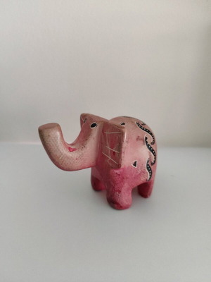 Διακοσμητικό ελεφαντάκι μαρμάρινο ροζ με σχέδια σαν καινούργιο