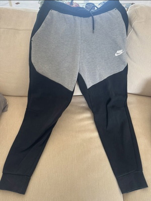 Φόρμα αθλητική Nike σαν καινούργιο, μαύρη και γκρι, μέγεθος M