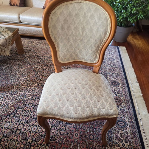 Classic solid walnut dining set like new with 6 chairs