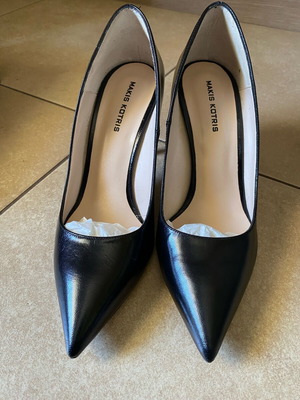 Makis Kotris black leather pumps new No 37