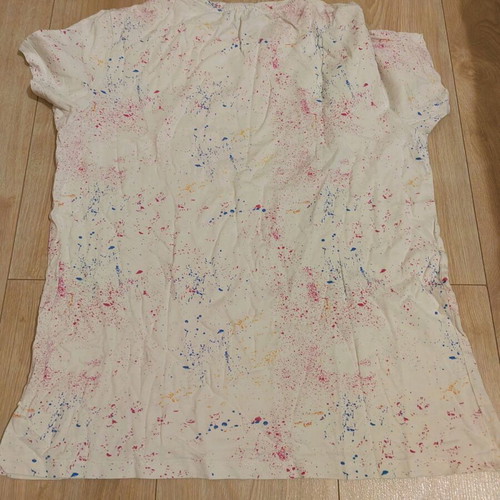 Bershka men's short sleeve t-shirt size M like new, white multicolor