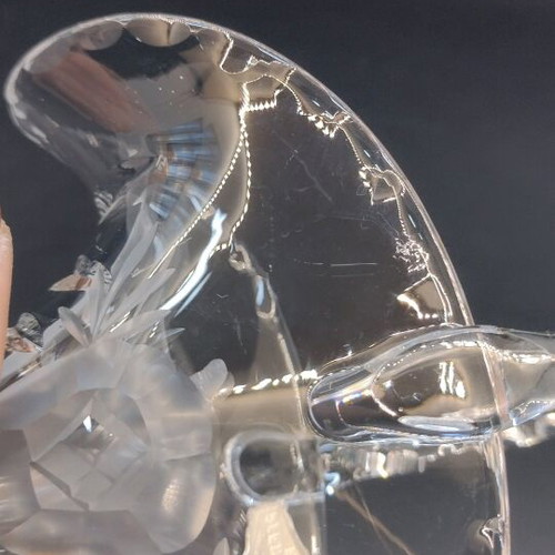 Small crystal decorative basket like new