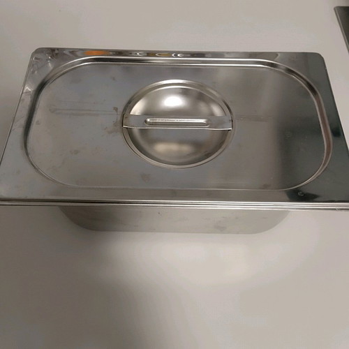 Ice cream container like new, serving dish 27x16x10