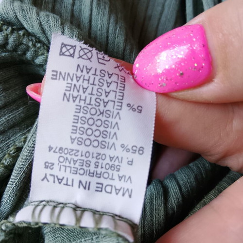 Sleeveless ribbed top with buttons, like new, olive green