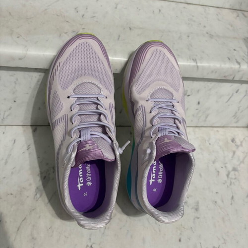 Tamaris slip on sneakers like new, purple, size 39
