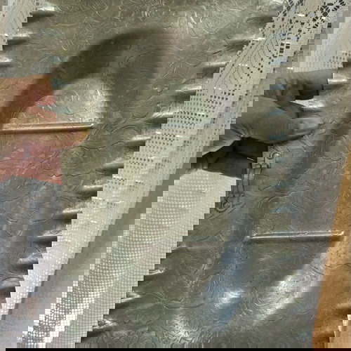 Винтидж алуминиев поднос с дръжки употребяван, релефни флорални плодове Motiltheartlyons