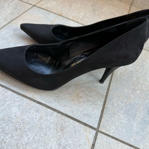 Black pumps like new, size 41