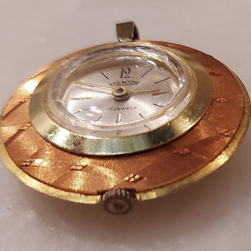 MENTOR ANTIQUE HANGING NECKLACE WATCH WITH 17 JEWELS AND THE AQUARIUS ZODIAC ON THE BACK - FUNCTIONING