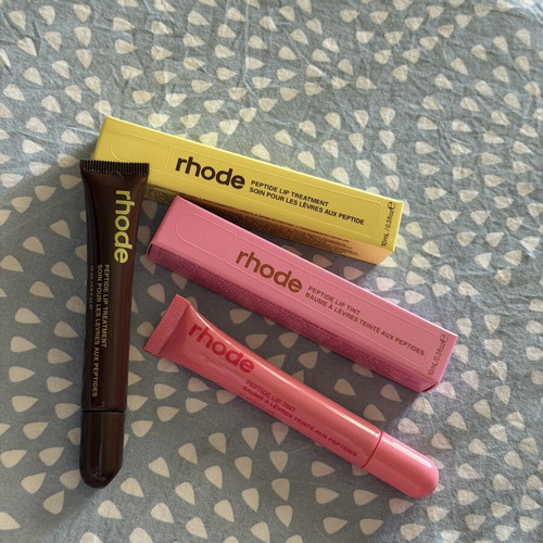 Rhode Peptide Lip Treatment new, Jelly Bean and Caramelised Banana