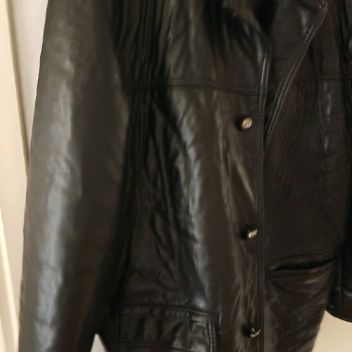 Men's leather jacket vintage 90s from Italy like new, black