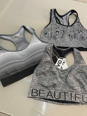 Αθλητικά σουτιέν σαν καινούργια, πακέτο 3 τεμαχίων, μαύρο και γκρι