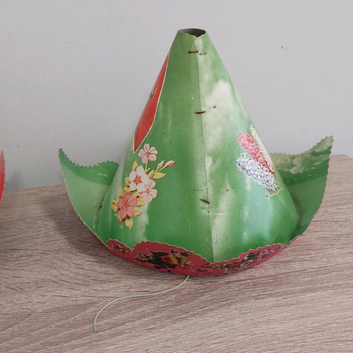 Pierrot paper hats 1970 like new, pack